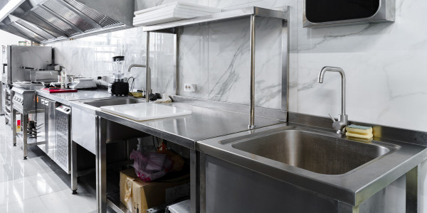 Limpiezas de Conductos de Extracción y Ventilación Robledo de Chavela · Cocina de Hostales